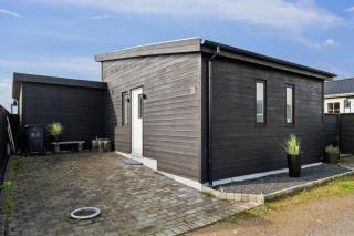 Lovely Holiday Home With Sea View - 5