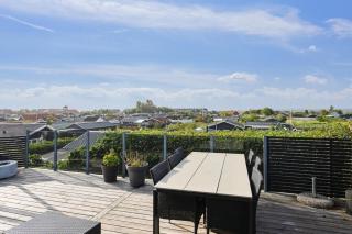 Lovely Holiday Home With Sea View - 4