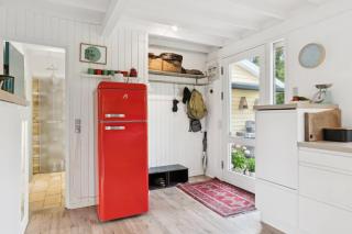 Renovated Gem With View And Sunny Terraces - 3