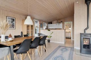 Active Coastal Holiday In Cozy Cottage - 7