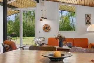Nostalgic 1960S Idyll - 6