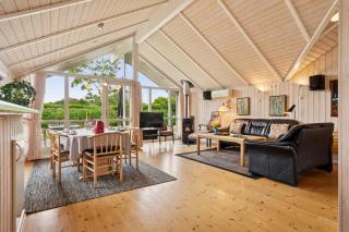 Beachside Holiday Home For The Whole Family - Broager - 4