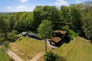 Beautiful House In Fantastic Surroundings - 0