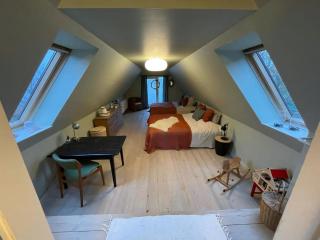 Spacious Waterfront Family Holiday - 3