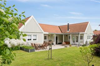 Renovated Summer House In Vejby Tisvilde - 3