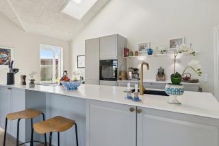 Modern Holiday Home With Sea View For 8 - 2