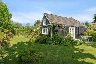 Cozy Holiday Home In Scenic Rågeleje - 0