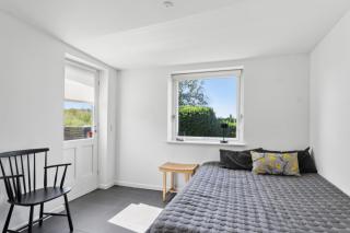 Holiday Home With Private Beach And Sea View - 3