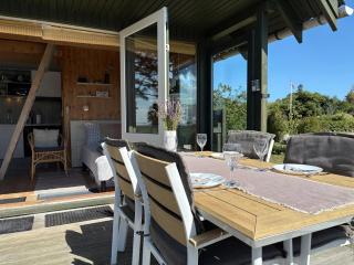 Cozy Small Holiday Home With Sea View - Østerby - 1