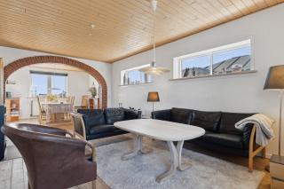 Lovely Holiday Home Close To The Water - 8