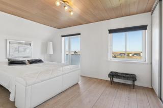 Lovely Holiday Home Close To The Water - 1