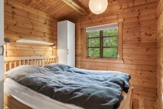 Nature Holiday In Peaceful Log Cabin By Water - 9