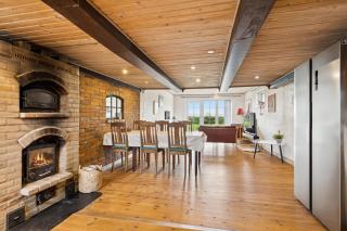 Country Stay In Cosy Farmhouse With Horses - 3