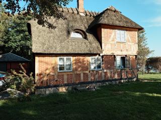 Historic Holiday Idyll Close To The Water - 7