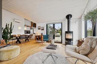 New Holiday Home Close To The Beach - 9