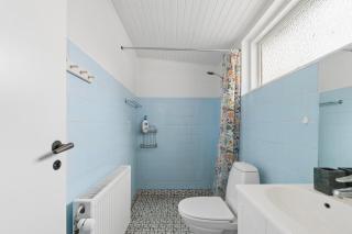 Close To The Sea Bright Apartment In Arnager - 2