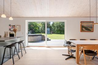 New And Modern Holiday Home With Hot Tub - 6