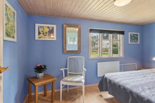 Lovely Holiday Home Near Sandy Beach - 4
