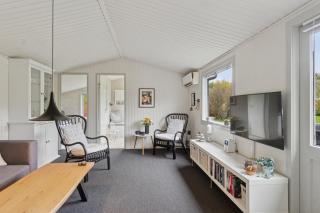 Cozy Holiday Home With Sauna And Hot Tub - 4
