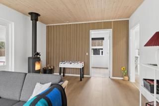 Active Holiday In Large Home With Garden - 9