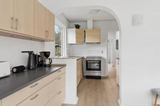 Active Holiday In Large Home With Garden - 5