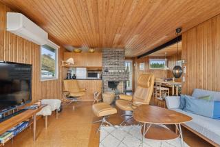Well-Kept 70S Holiday Home Near The North Sea - 1
