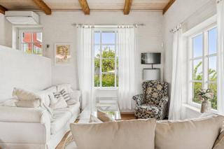 Luxury Holiday Home With Sea View - 1