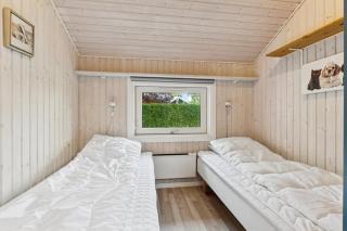 Cozy Holiday Home Near Beach And Town - 1