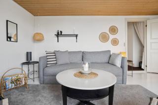 Beautifull 2-Room Apartment With Sea View - 6