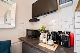 Bright Studio-Walk to City-Washer & Dryer - 2