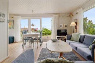 Cozy House With Sea View And Beautiful Location - 6