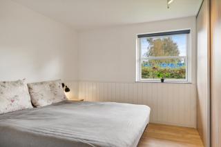 New Holiday Home Close To The Beach - 5