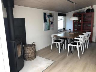 Nice Holiday Home Near The Water - 4