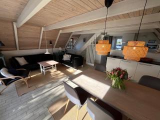 Charming Summer House With A Lovely Large Terrace - 9