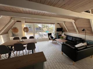 Charming Summer House With A Lovely Large Terrace - 8