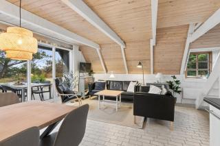 Charming Summer House With A Lovely Large Terrace - 5
