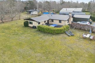 Lovely Holiday Home Near Sandy Beach - 0