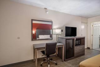Econo Lodge Thomasville - 4
