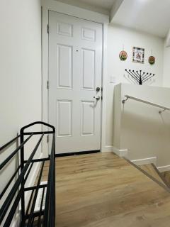 Cozy 2-bedroom basement suite with Separate Entry - 5