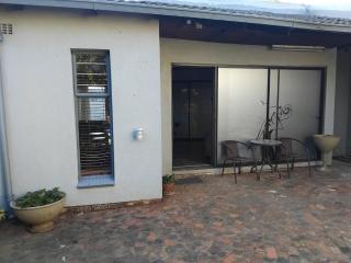 Heather Private Guesthouse - 8