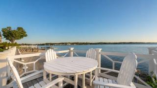 Hampton Bays Townhouse - Pool Beach Access - 0