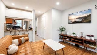 Hampton Bays Townhouse - Pool Beach Access - 8