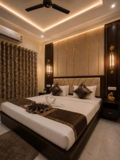 Hotel Abhinandan Near Shree Ram Mandir - 9