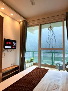 Allure Lake Front by Maars Hospitality - 3