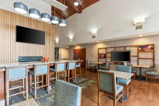Hampton Inn & Suites Scottsburg - 5