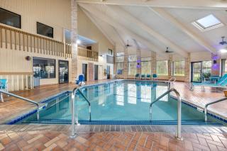 AmericInn by Wyndham Delafield-Milwaukee - 6