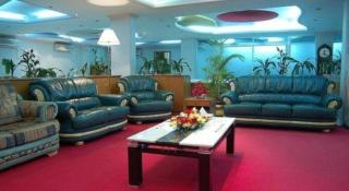 Hotel De Crystal Crown - 8