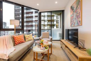 2BR Prime Spot! Steps from Crown & Yarra River - Melbourne - 8