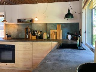 Rustic Summer House Near Child-Friendly Beach - 6