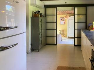 Rustic Summer House Near Child-Friendly Beach - 3